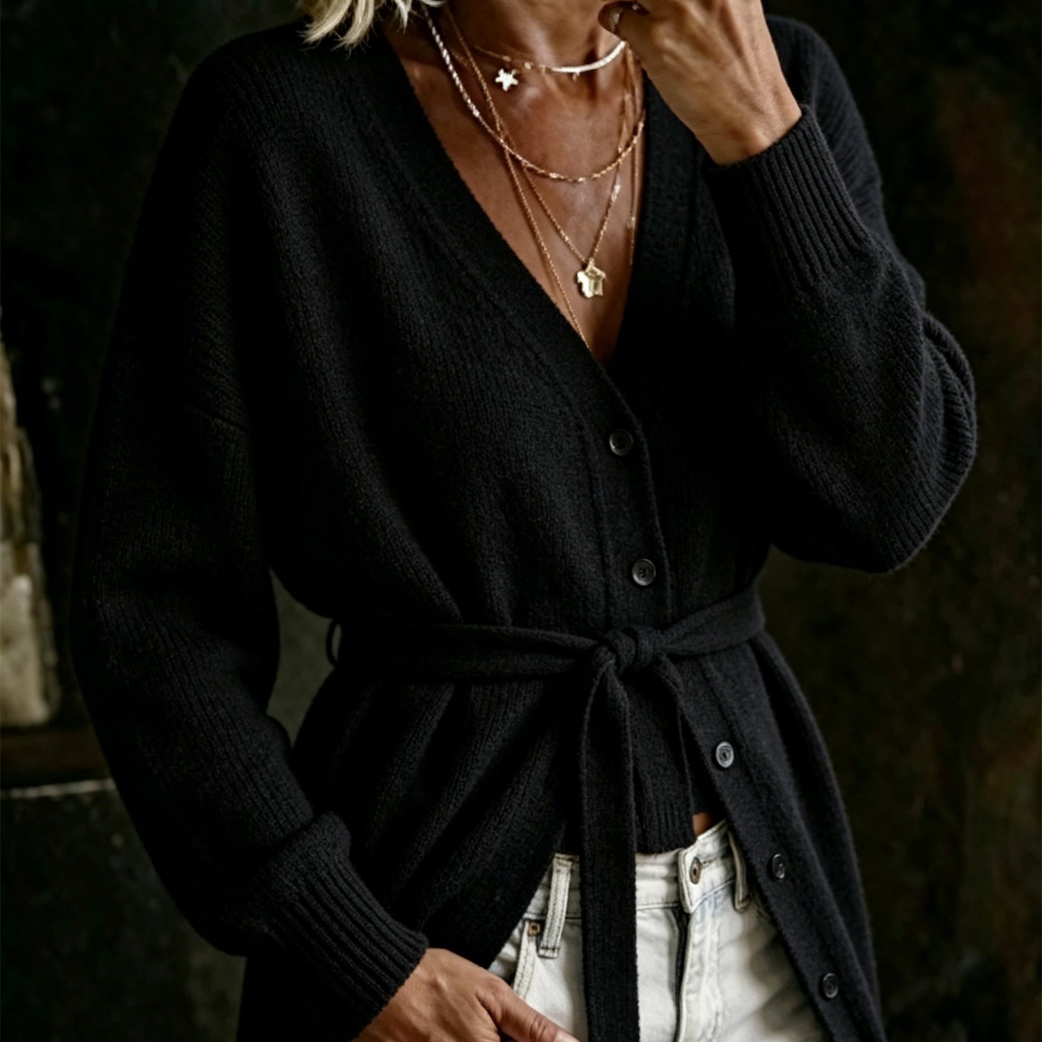 Elegant Women's Polyester Blouse - Lightweight & Chic Everyday Shirt
