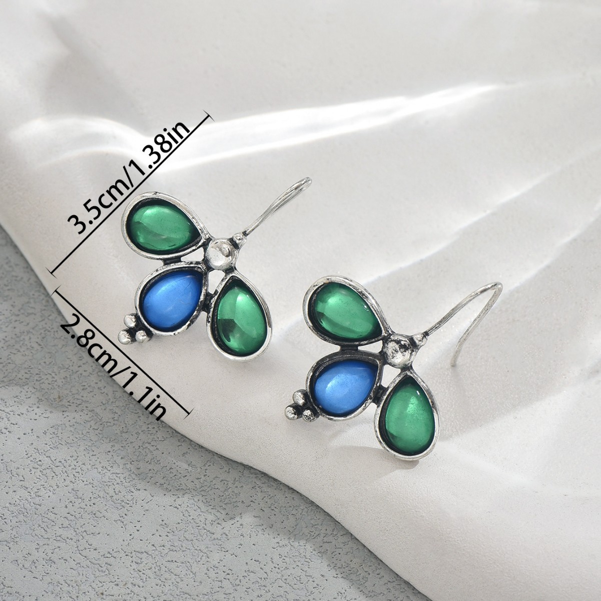 Vintage Water Drop Rhinestone Stud Earrings - Elegant Geometric Teardrop Jewelry for Women