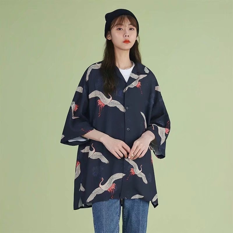 Elegant Crane Print Summer Short-Sleeve Shirt - Loose Fit Casual Button-Down Blouse