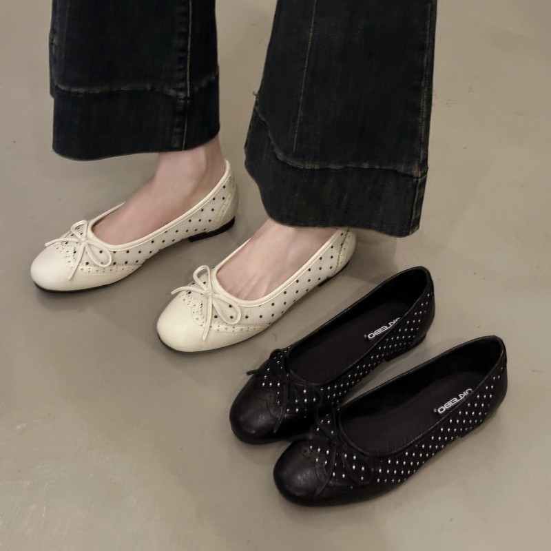 Women's Vintage Polka Dot Leather Ballet Flats - Elegant Round Toe Brogue Slip-On Shoes with Front Bow