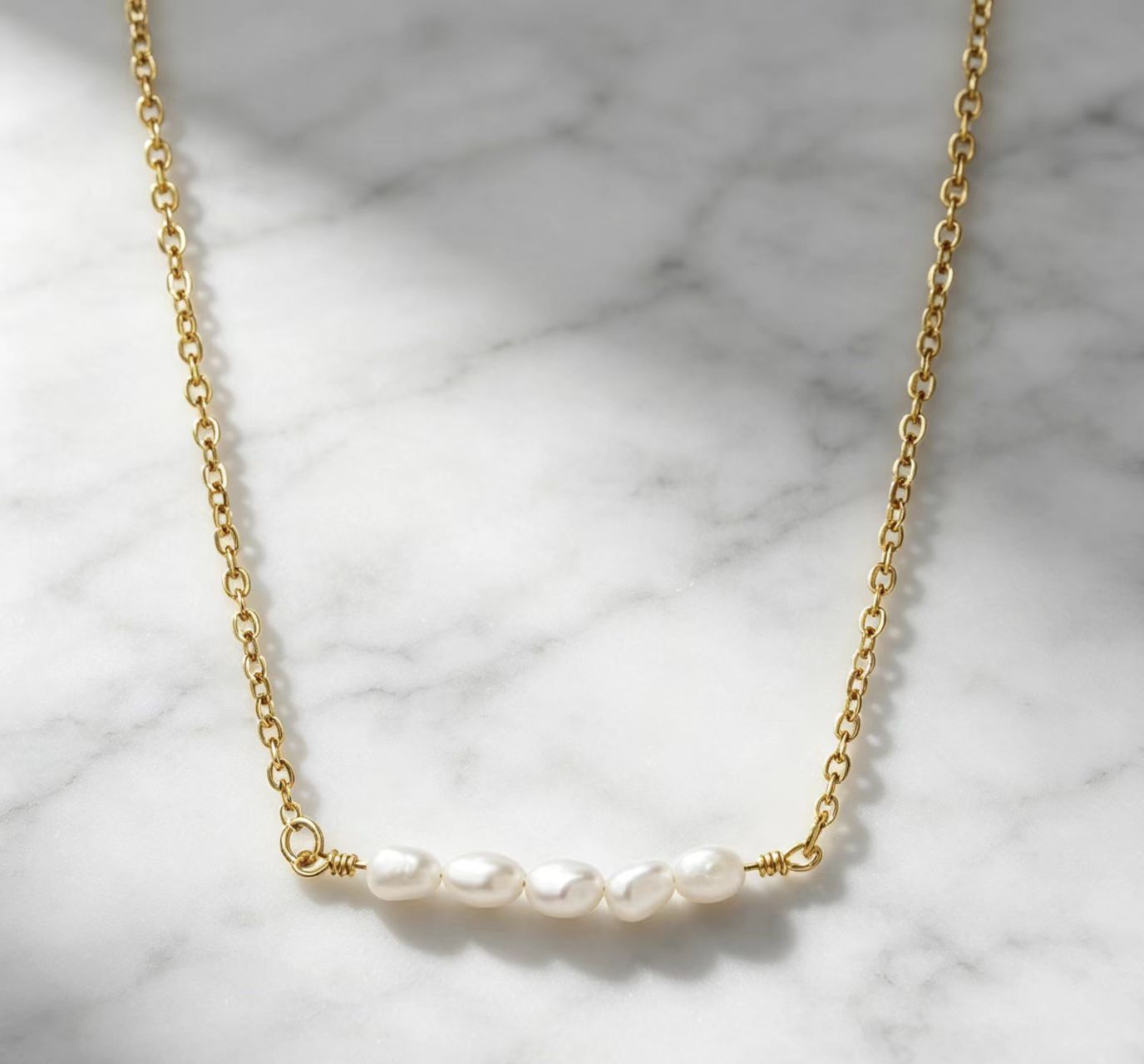 Elegant Natural Freshwater Pearl Necklace - Minimalist Gold Geometric Clavicle Chain