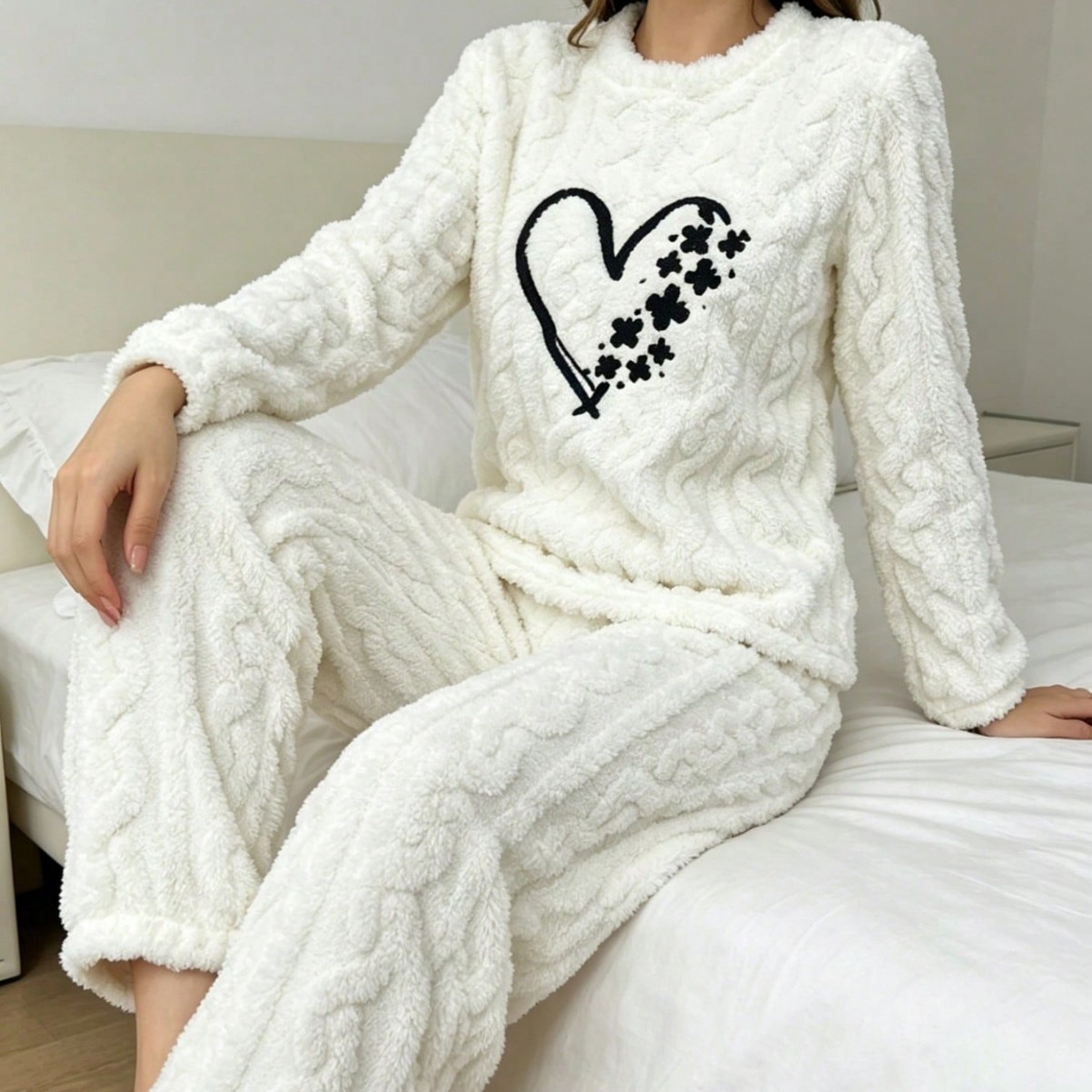 Women's Ultra-Cozy Flannel Loungewear Set | Warm Long-Sleeve Pajama & Outdoor Leisure Wear