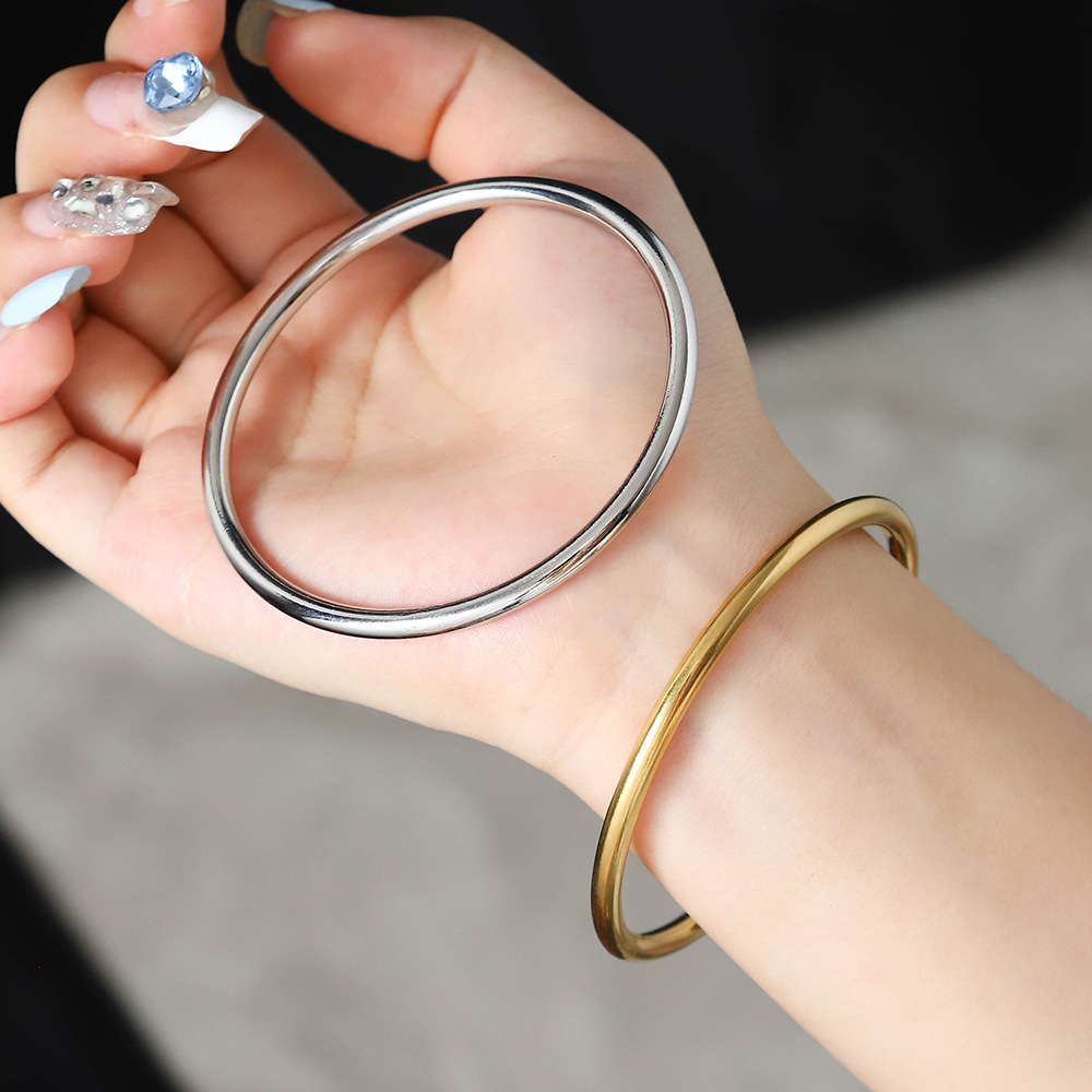 Elegant Minimalist Stainless Steel Bangle - Classic High-Polish Circle Bracelet