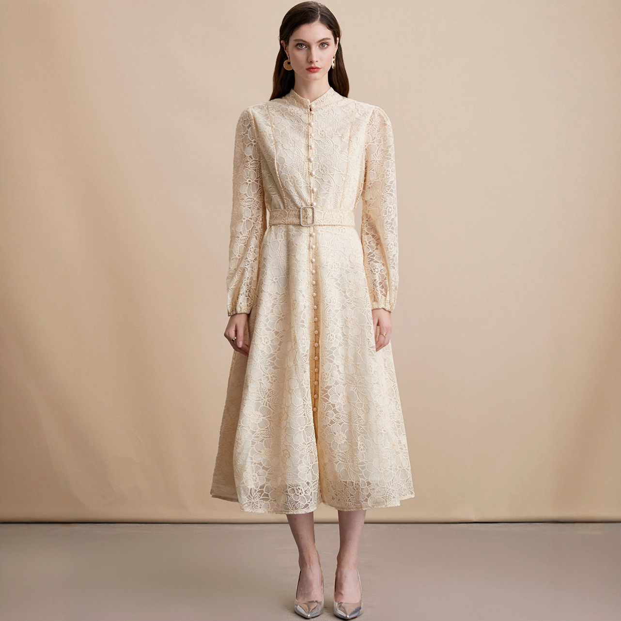 Vintage Elegant Lace-Embroidered Stand-Collar High-Waist Maxi Dress in Apricot