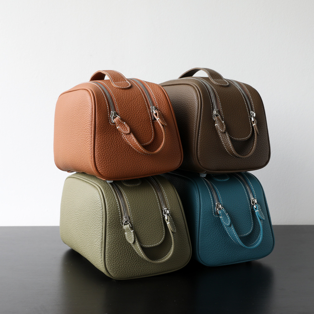 Luxury Genuine Leather Travel Toiletry Bag - Elegant Women's Makeup Case & Cosmetic Organizer