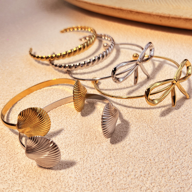 Women's Retro Minimalist Open Cuff Bracelet - Stainless Steel Starfish & Shell Bangle