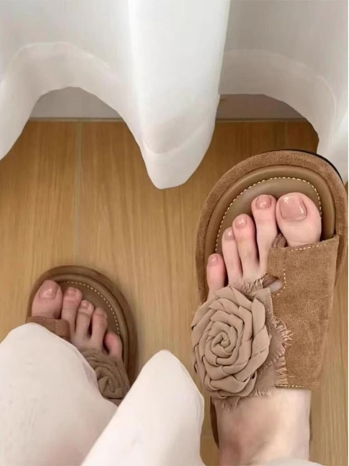 Vintage Rose Toe Post Slide Sandals for Women - Trendy Flat Non-Slip Summer Beach Slippers