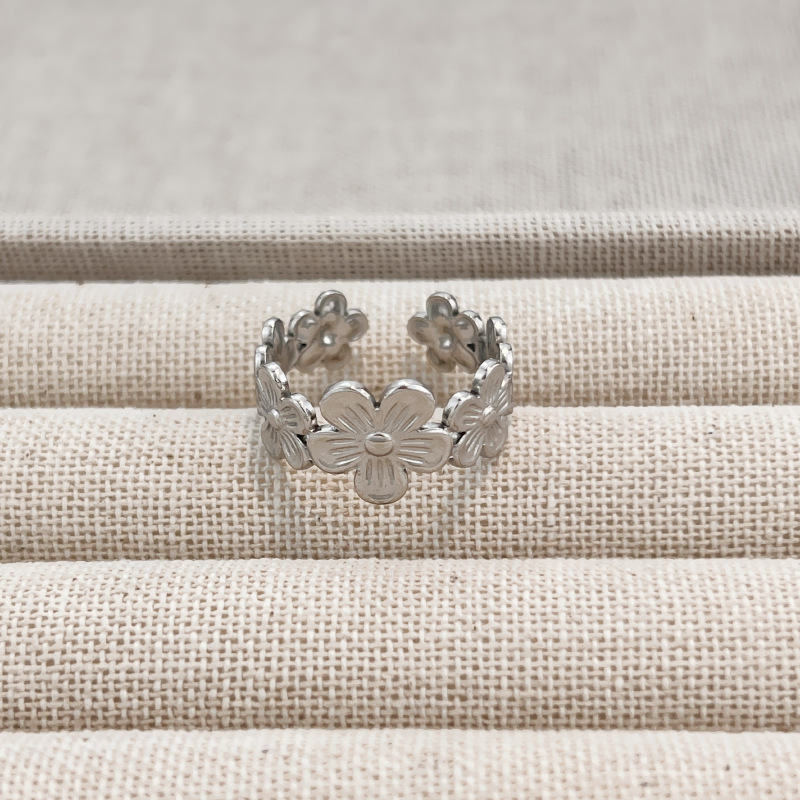 Elegant Hollow Heart Open Ring - Tarnish-Free Stainless Steel Geometric Ring for Men and Women