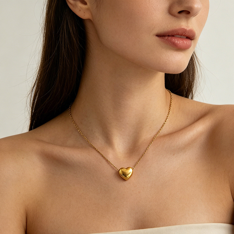 Unisex 18K Gold Plated Titanium Steel Heart Pendant Necklace | Retro Pearl Clavicle Chain