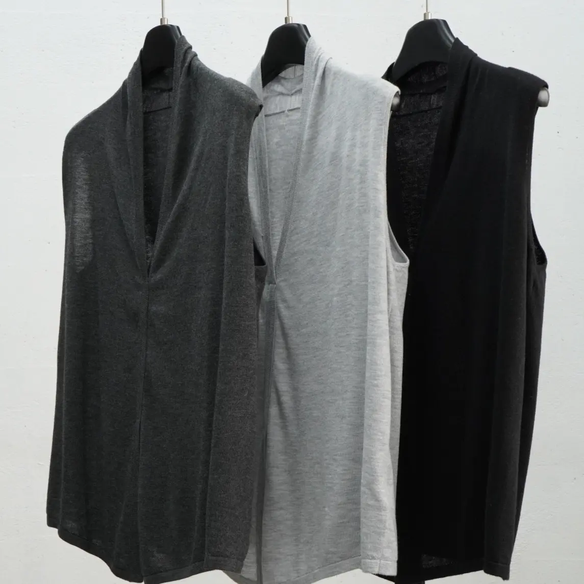 Sleeveless Vintage Deep V-neck Top For Women