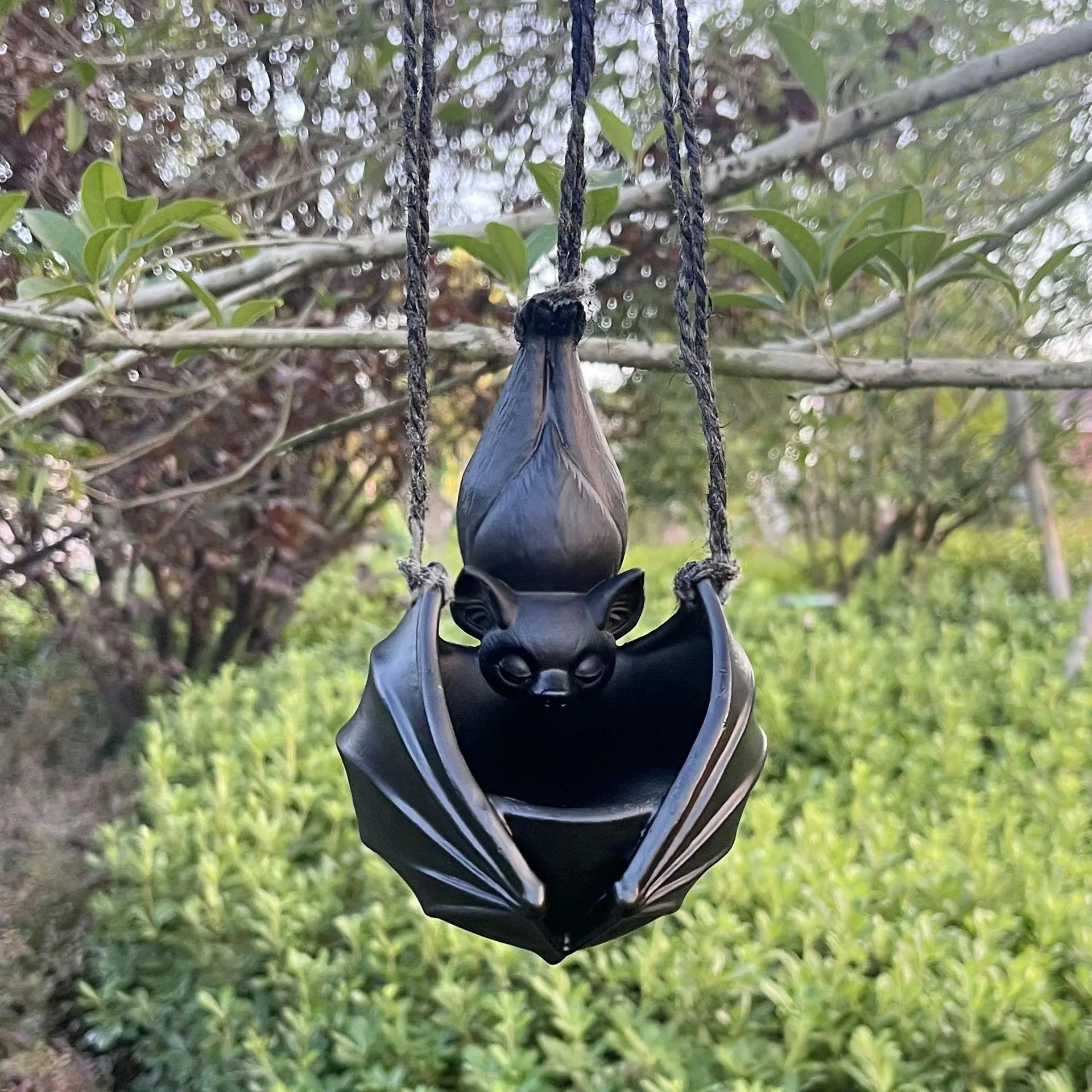 Spooky Hanging Bat Planter - Gothic Resin Flower Pot & Halloween Garden Decoration