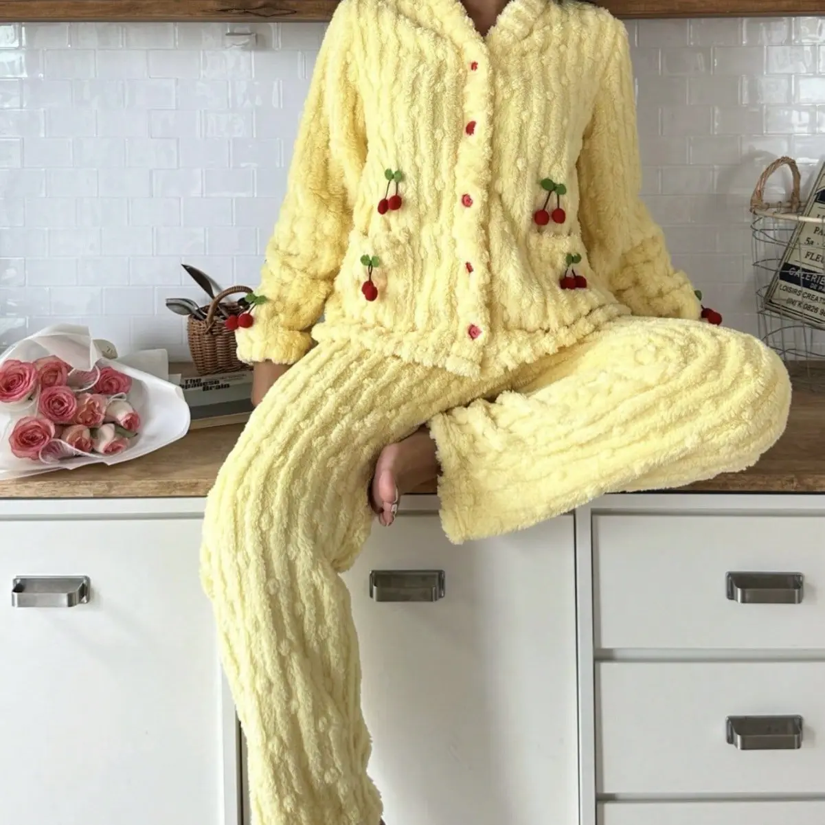 Women's Ultra-Soft Fleece-Lined Pajama Set - Cozy Thermal Winter Loungewear 2-Piece Set