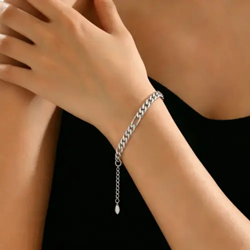 Women's Minimalist Geometric Bracelet – Elegant Light Luxury Bangle Jewelry