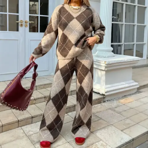 Women's Elegant Diamond Knit Two-Piece Lounge Set | Long-Sleeve Sweater and Pants Co-Ord