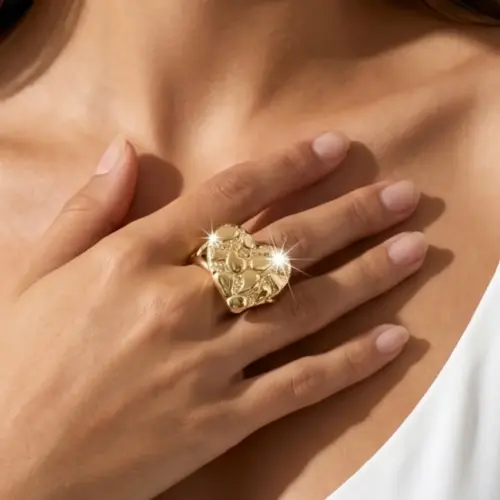 Women's Geometric Heart-Shaped Metal Ring – Modern Minimalist Statement Band