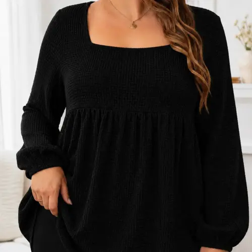 Chic Everyday Polyester Blouse - Elegant & Lightweight Women's Top