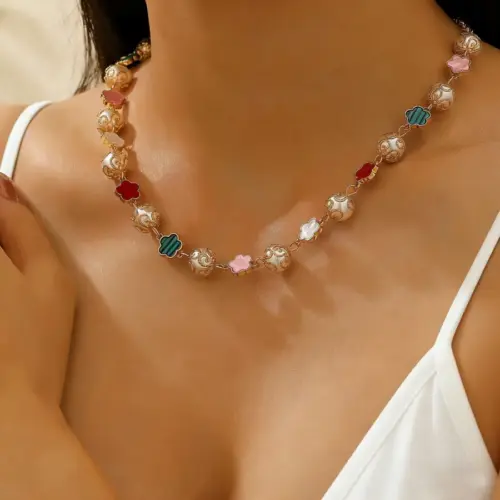 Pearl Plum Blossom Pendant Necklace for Women – Elegant Floral Clavicle Chain Jewelry