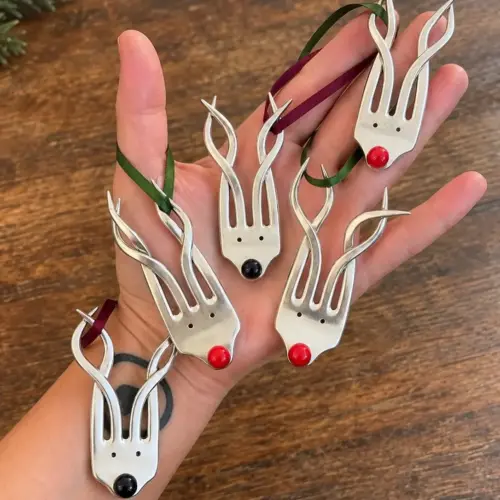 Modern Minimalist Reindeer Holiday Ornaments (Set of 5) – Elegant Christmas Home Decor & Display Accents