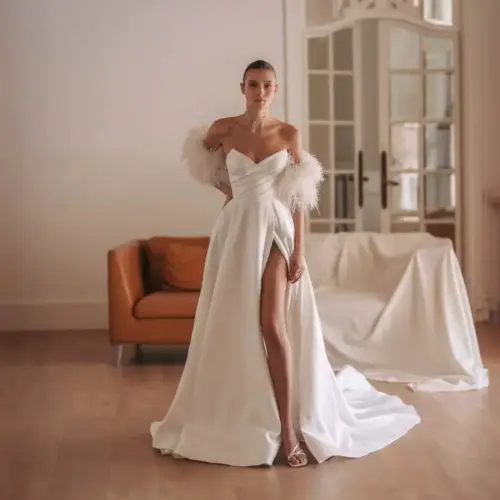 French-Style Satin Bridal Gown – Elegant Figure-Hugging Wedding Dress with High Slit