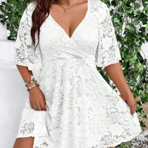 Women's Plus Tamanho Elegant White Lace V-Neck Midi Dress with Flared Sleeves