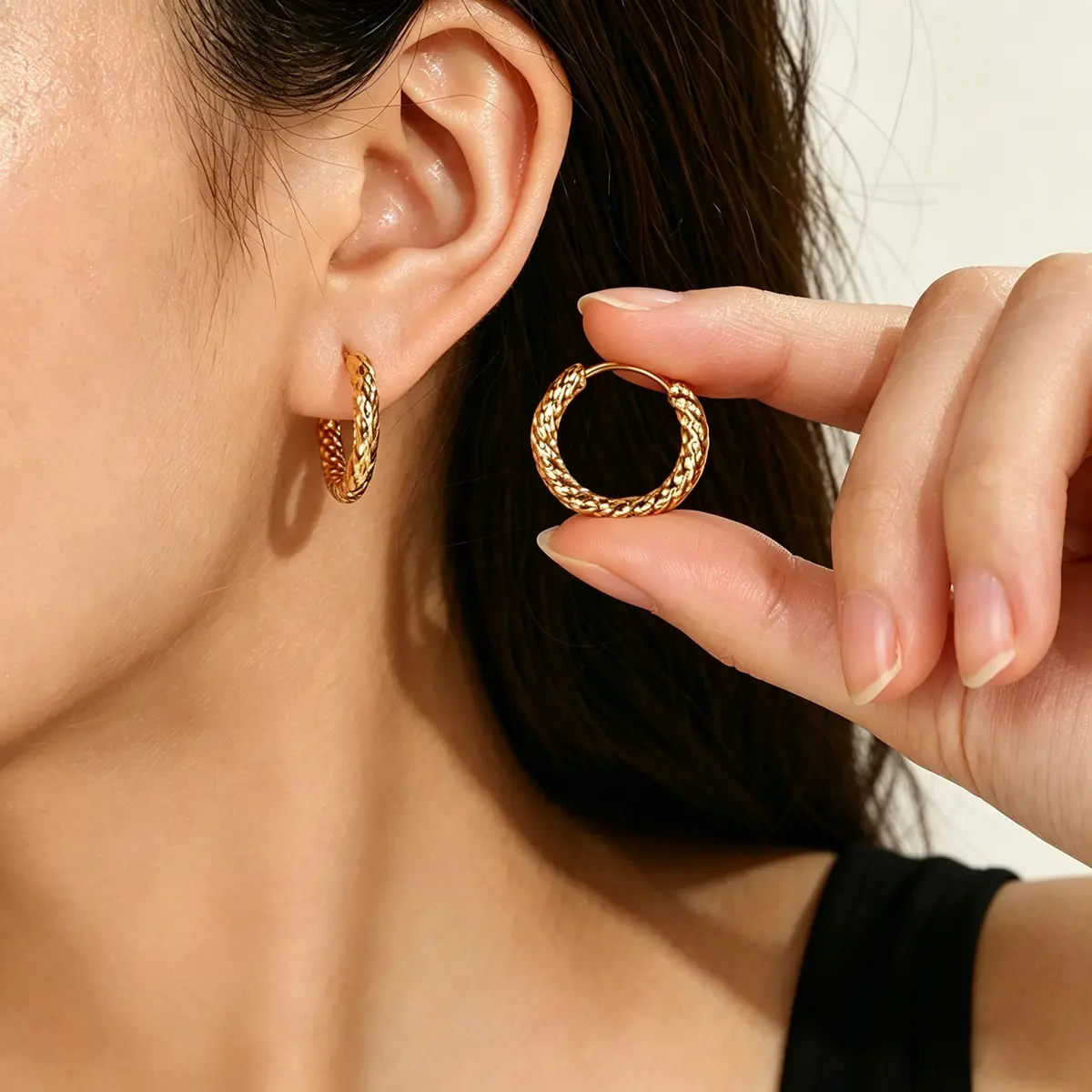 Modern Geometric Metal Hoop Earrings – Minimalist Light Luxury Statement Jewelry