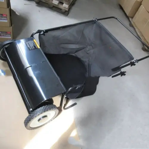 Manual Push Lawn Sweeper & Dethatcher – Eco-Friendly Yard Leaf & Grass Collector