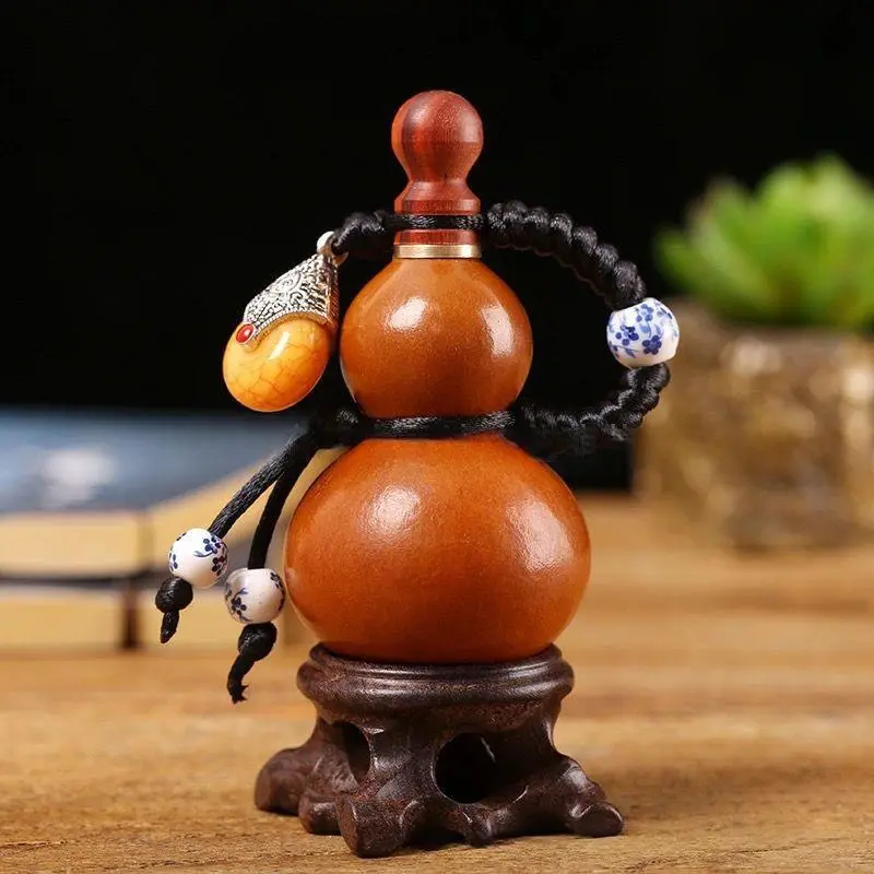 Handcrafted Natural Wine Gourd Pendant with Beeswax Accent – Traditional Chinese Feng Shui Hanging Charm