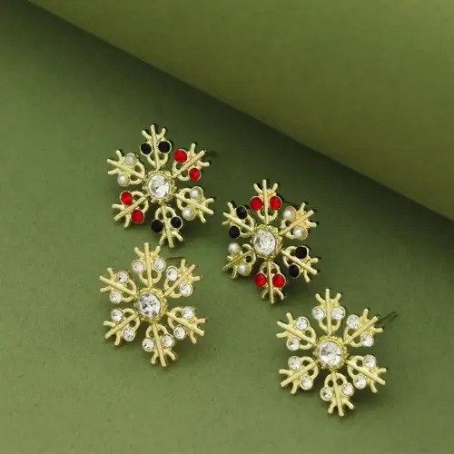Sparkling Snowflake Stud Earrings for Women – Festive Christmas & Vintage Floral Holiday Jewelry
