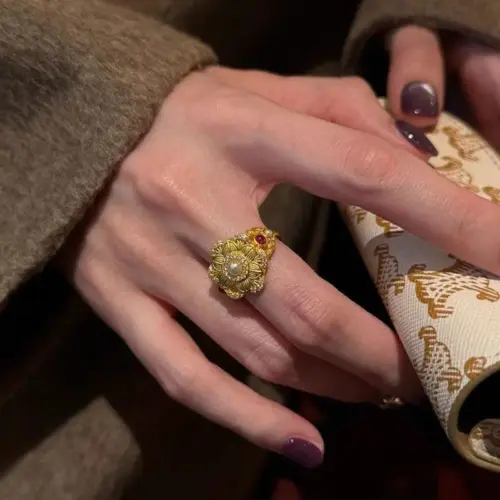 Vintage Court-Style Floral Bloom Pearl Ring – Elegant Adjustable Open Statement Ring for Women