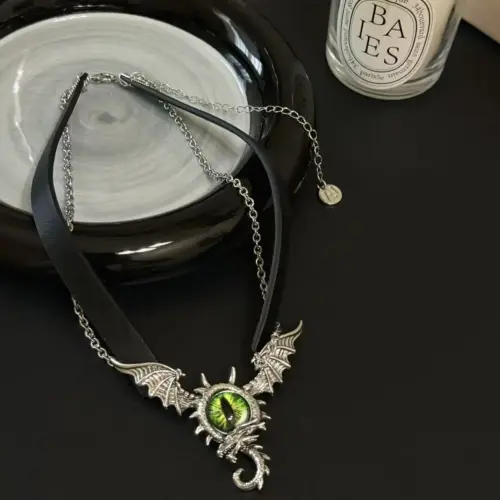 Gothic Devil's Eye Choker Necklace – Edgy Punk Statement Jewelry for Women