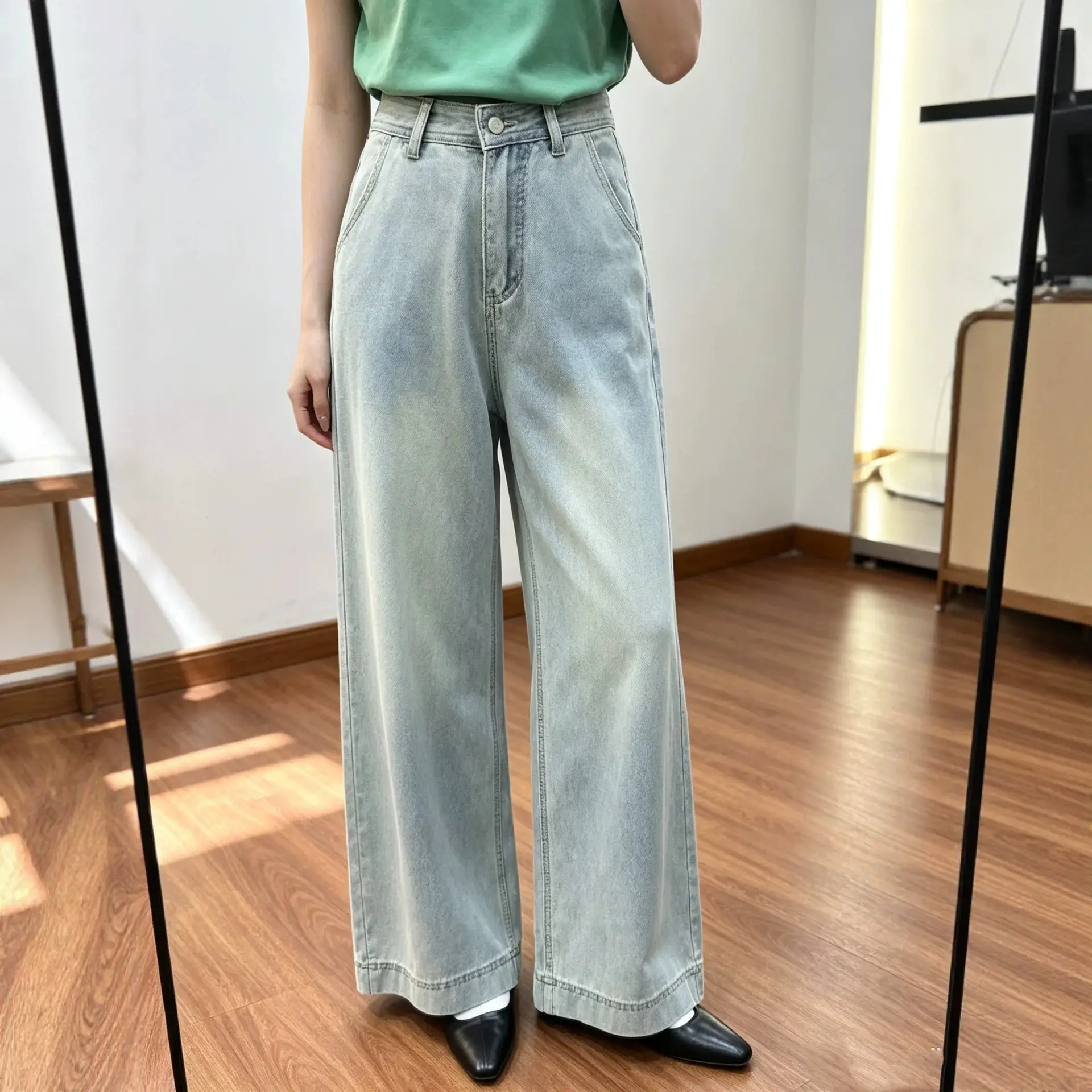 Women's Vintage Washed Wide-Leg Denim Jeans - Mid-Rise Relaxed Fit