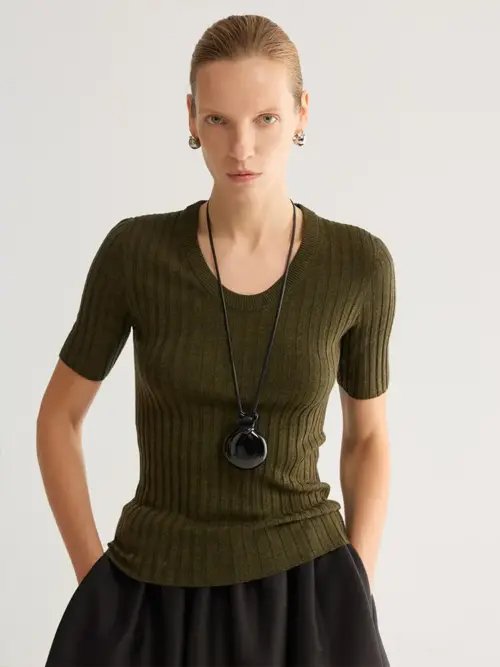 Women's 100% Pure Wool Ribbed Knit Top – Elegant U-Neck Short-Sleeve Slim Fit Sweater