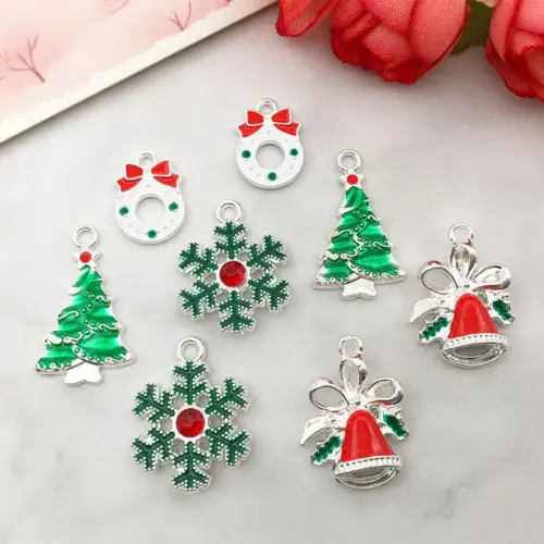 Festive Enamel Christmas Charm Pendant – Shiny Zinc Alloy Holiday Tree, Snowflake, Wreath & Bell DIY Accessories