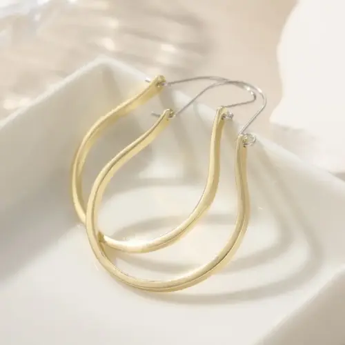 Minimalist Open Hoop Earrings for Women – Elegant Polished Gold Tone Statement Oval Hoops