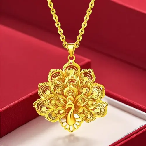 Vintage Gold-Plated Peacock Pendant Necklace – Elegant Ethnic Clavicle Box Chain for Women