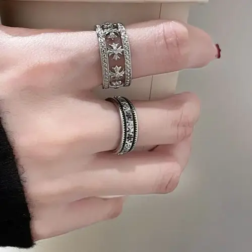 Elegant Starburst Snowflake Open Ring for Women – French Minimalist Cold-Tone Statement Jewelry