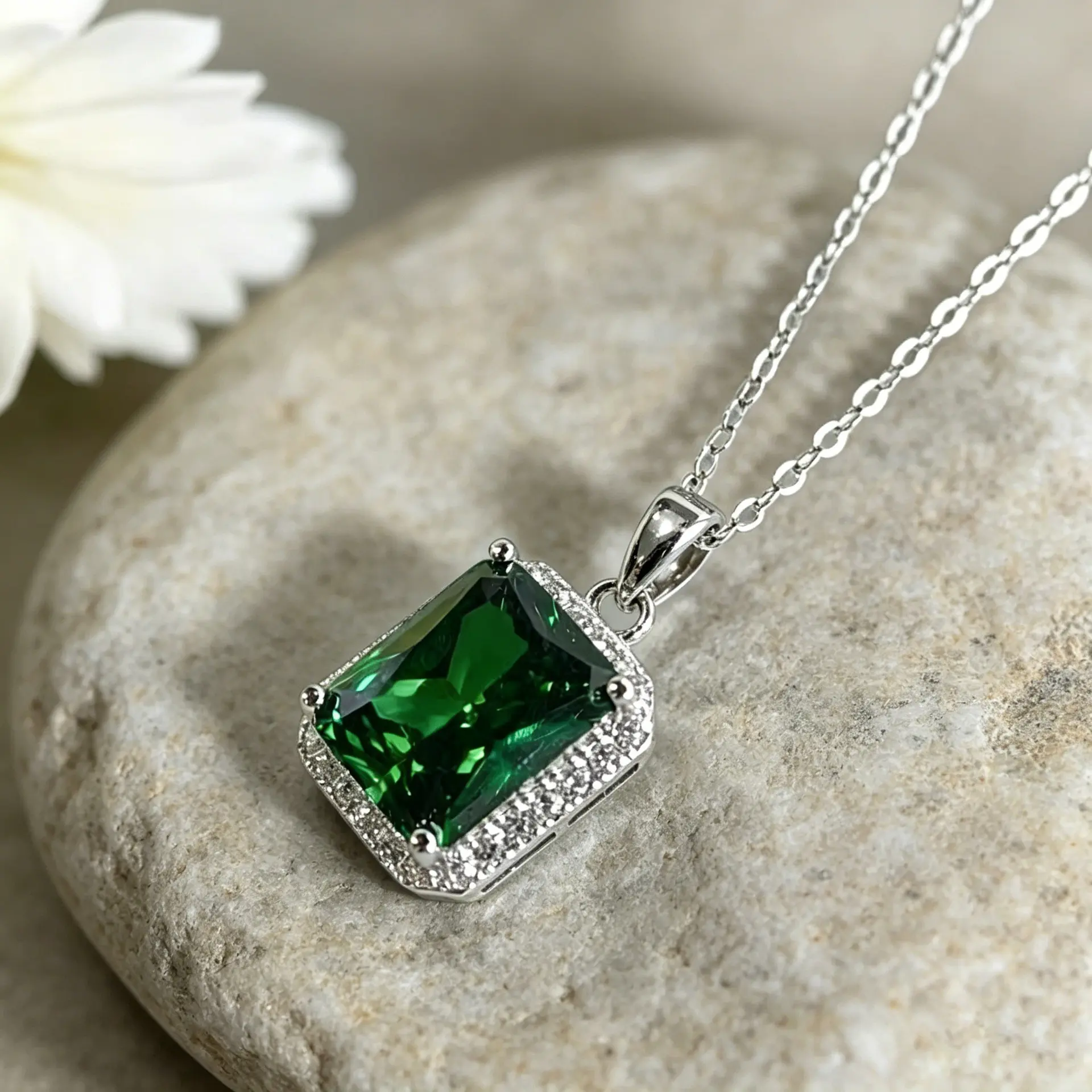 Luxury Gemstone Halo Pendant Necklace - Elegant Crystal Statement Jewelry for Women