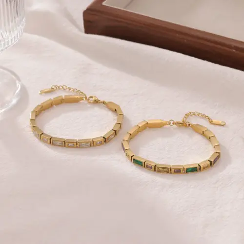 Minimalist Square Mosaic Crystal Bracelet – Elegant Titanium Steel Geometric Bangle