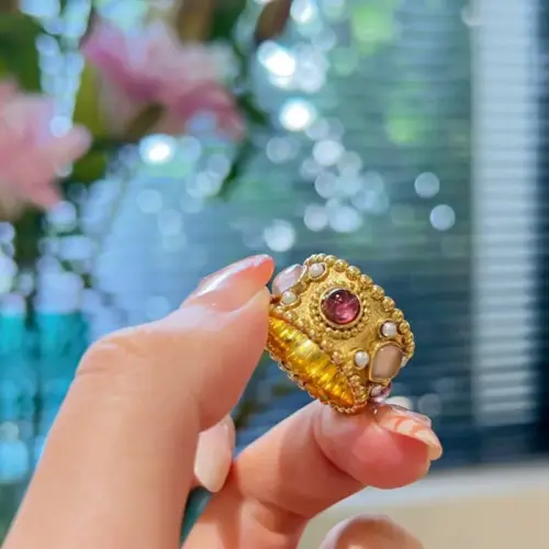 French Vintage Two-Tone Gemstone & Pearl Ring – Elegant Court Style Statement Jewelry for Women